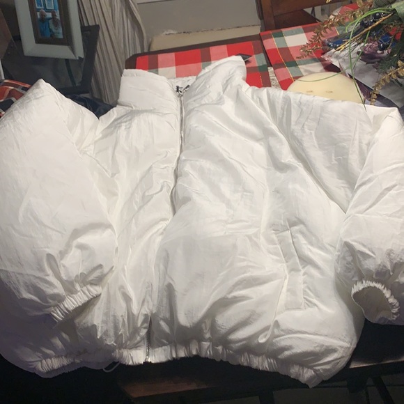 Pretty Little Thing Puff Jacket size 8 US - Picture 5 of 12